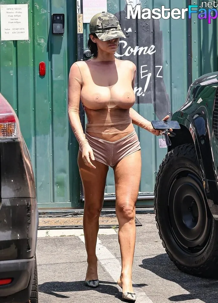 Bianca Censori At The Grammy Awards image 47