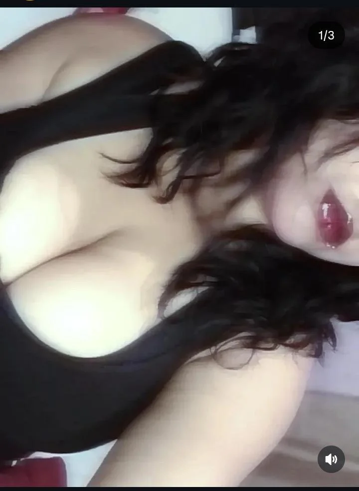 Putita mexicana con grandes tetas main image