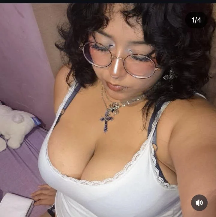 Putita mexicana con grandes tetas image 21