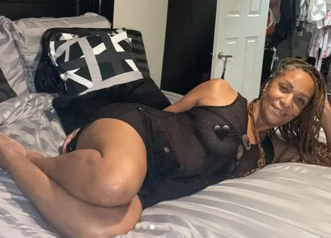 Fave Fine & Sexy Mature Ebony Milf Hottie !!! image 37