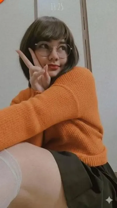 Amanda Lamour (Velma Cosplay) cover image