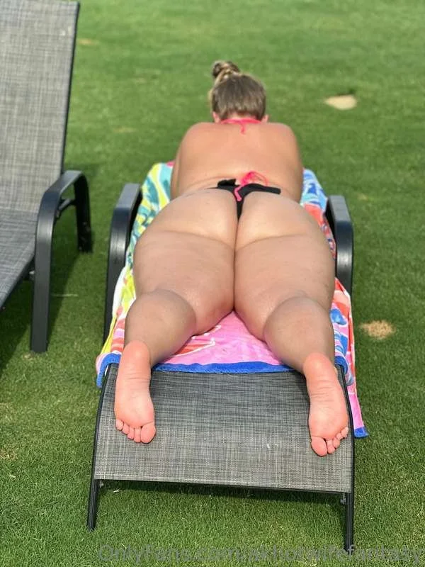 BBW Hotwife 2892ac-01964140-163b-7245-9a28-3e6d41482a35 main image