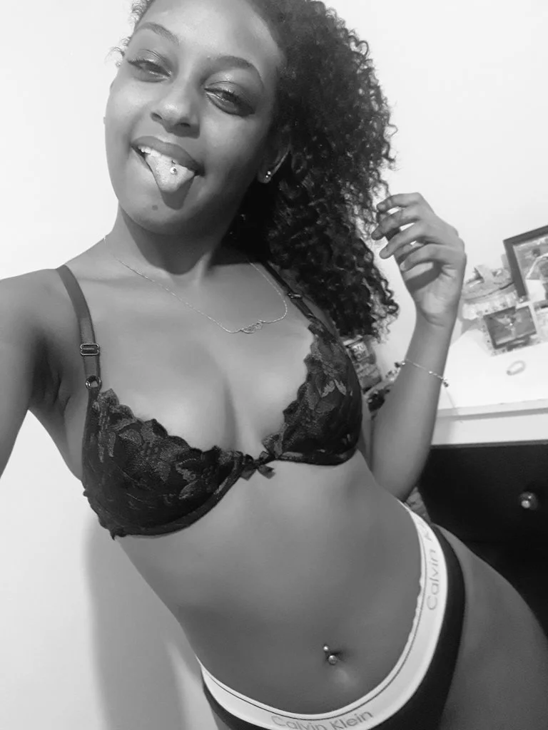 Preta gostosa novinha image 10