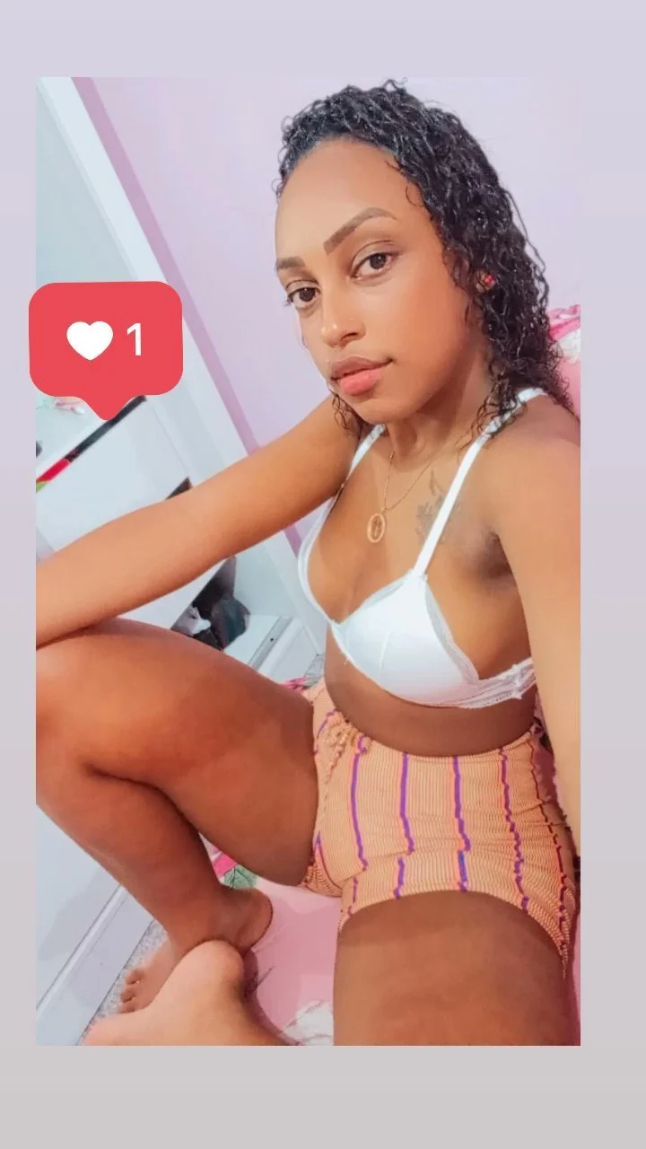 Preta gostosa novinha image 14
