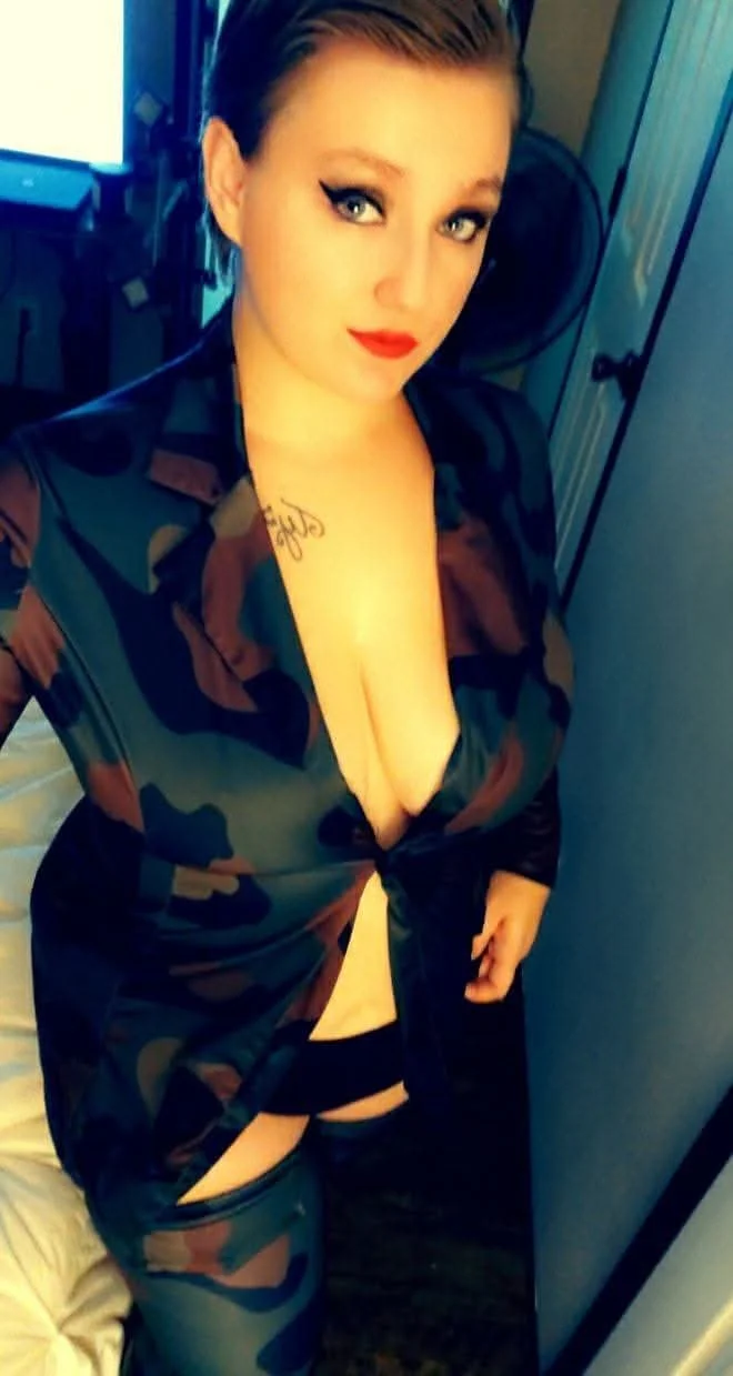 Sexy PAWG Sianna image 14