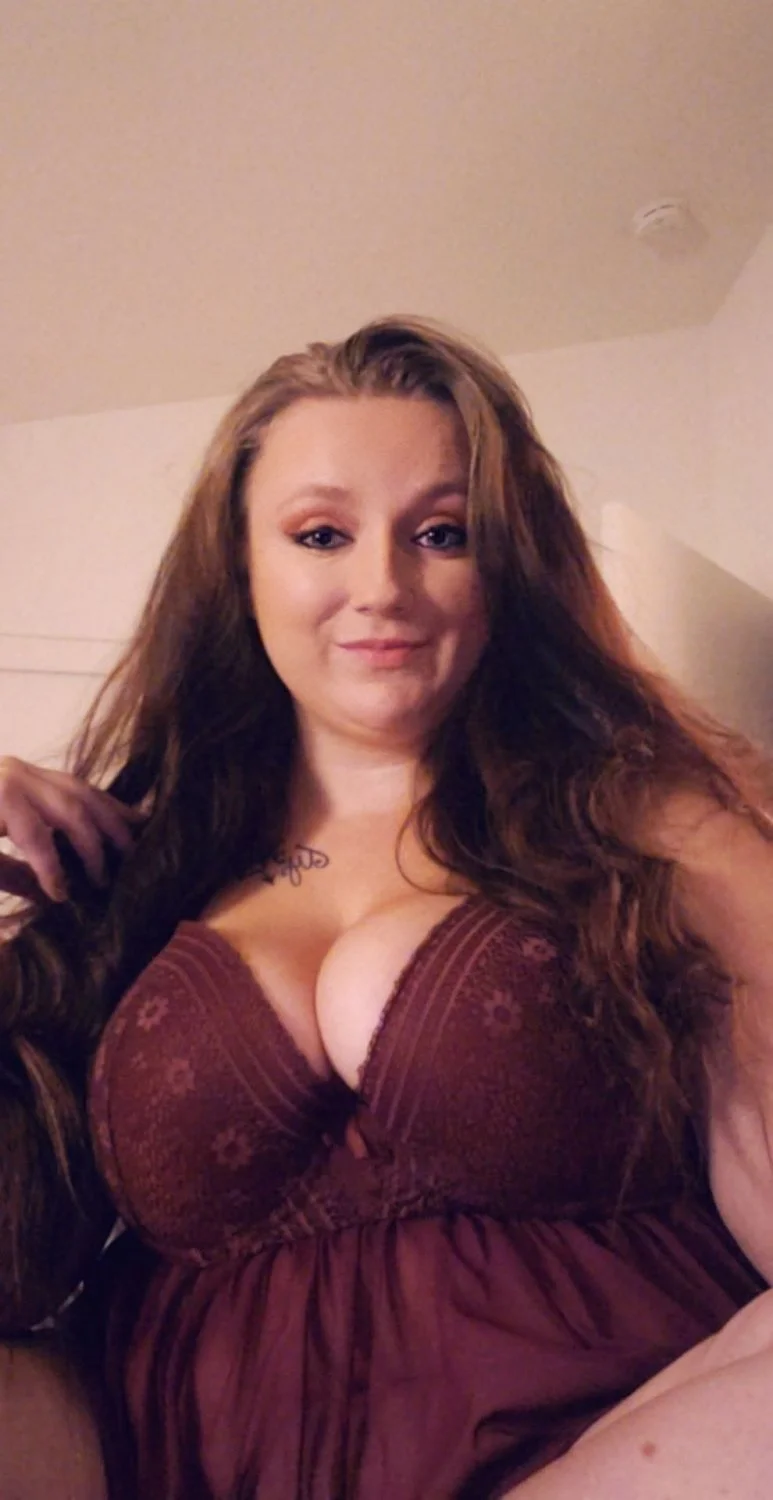 Sexy PAWG Sianna image 15