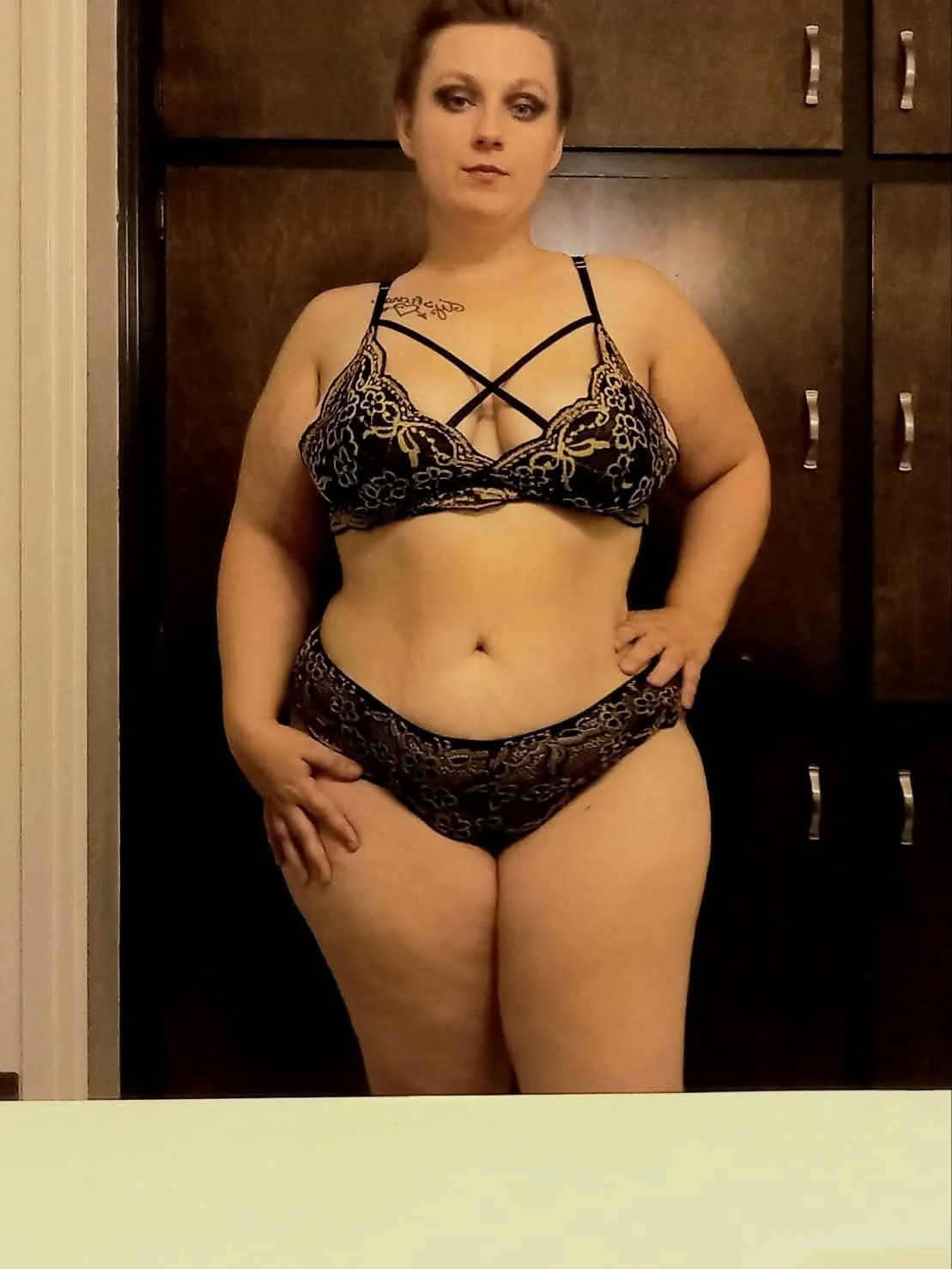Sexy PAWG Sianna image 2