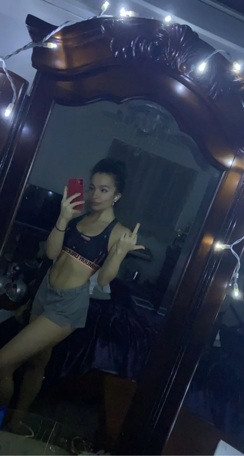 Gorgeous fockey star loves to fuck image 2