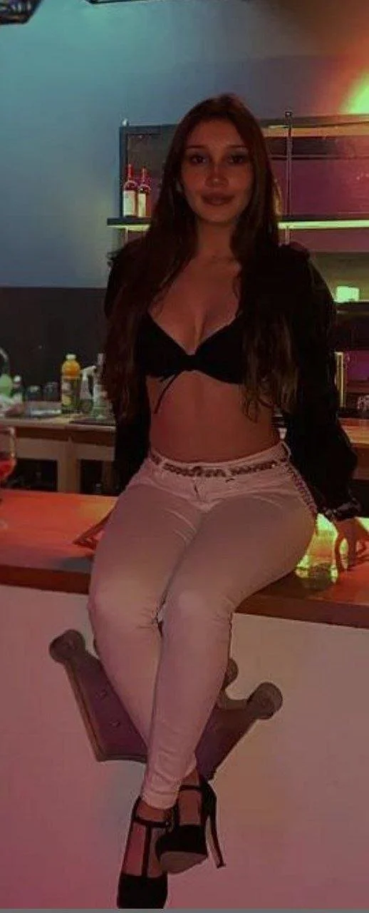 Hermosa zorrita con rico culo image 14