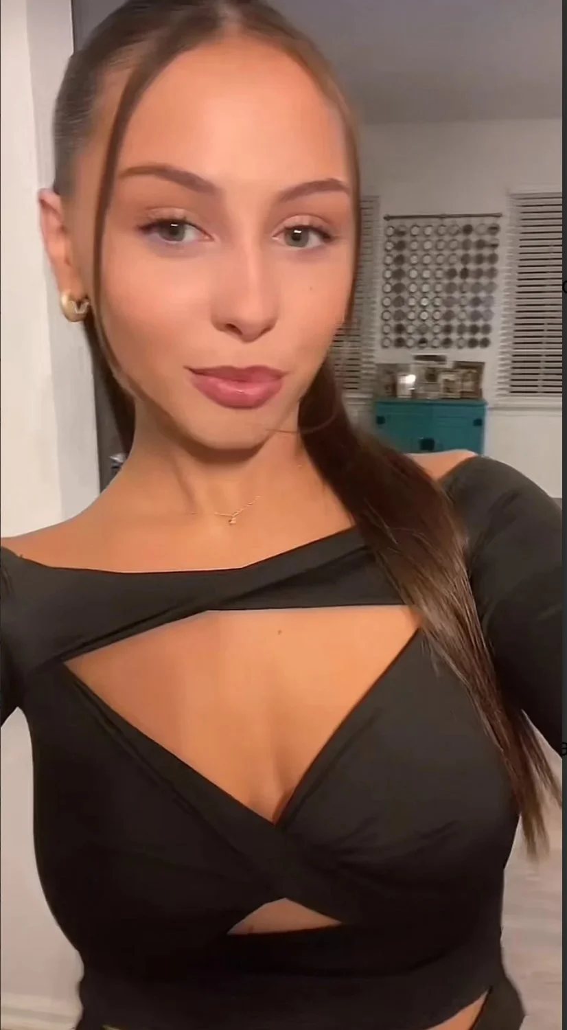 Erotic Sophia image 2