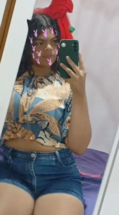 Minha prima putinha adora tira nosso leite oque ela tá merecendo essa marmita vem pv para mas fotos cover image