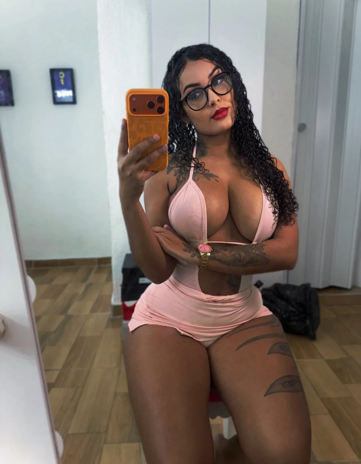 cacheada32k_gostosa de mais rabuda deliciosa image 22