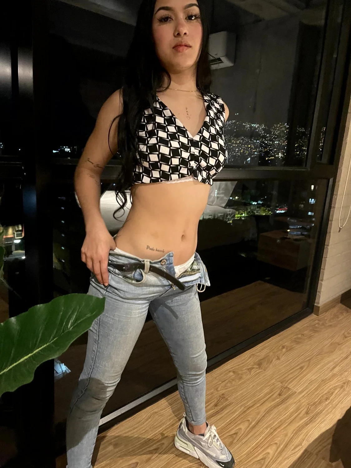 teen latina maria image 5