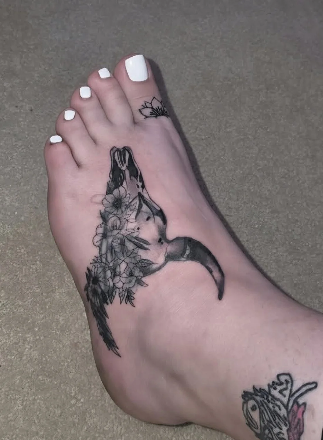 Gorgeous chubby feet image 4