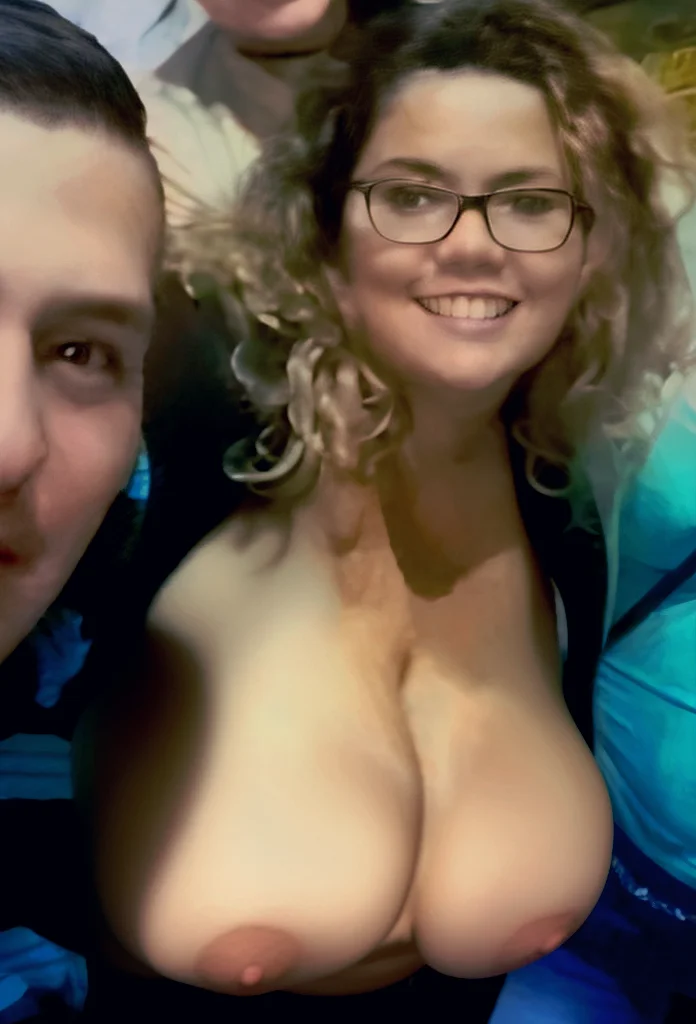 Mujeres de tetas enormes y culonas del insta image 25