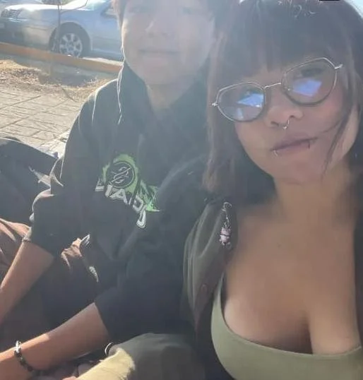 La puta deliciosa tetona de Niko image 3