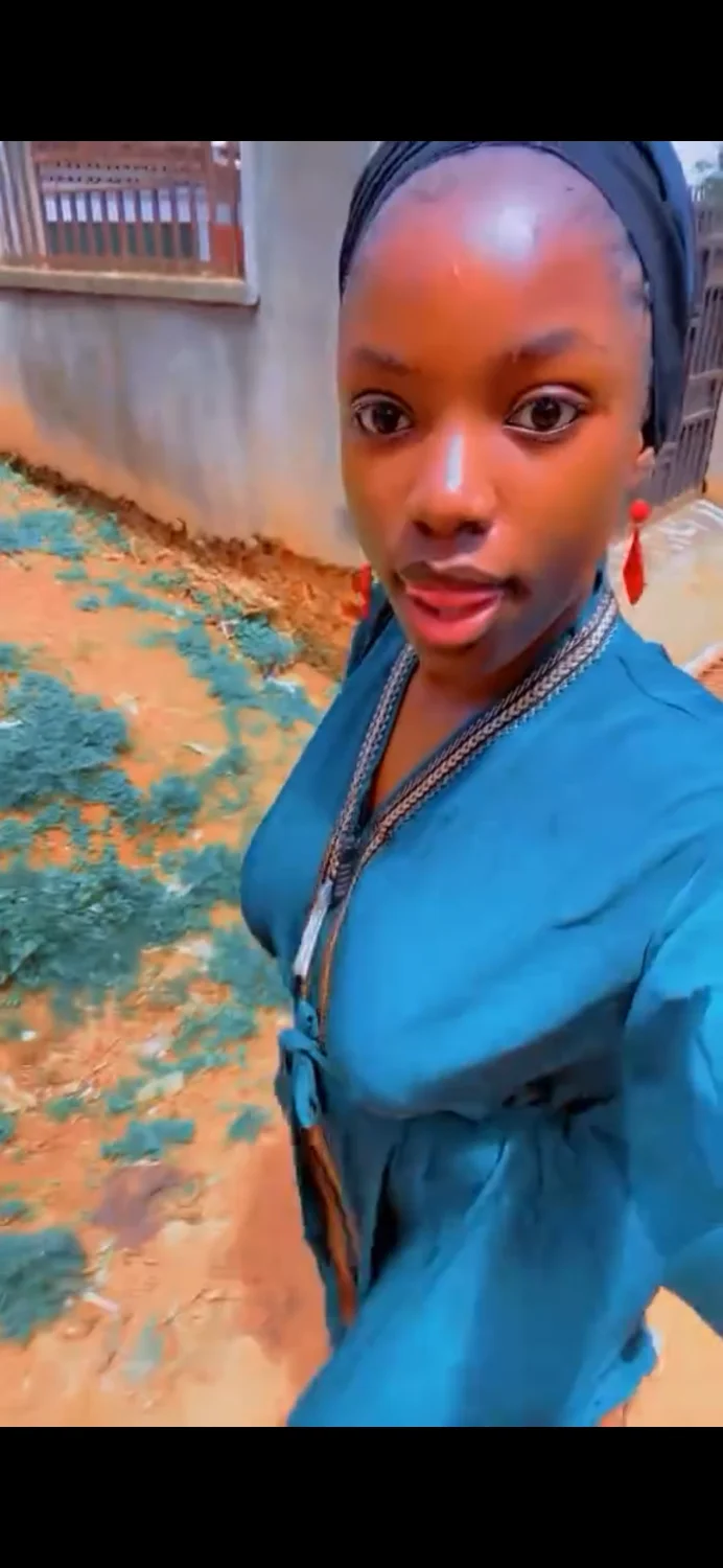 Cute braless ebony with hard nipples 🥵🔥 image 5