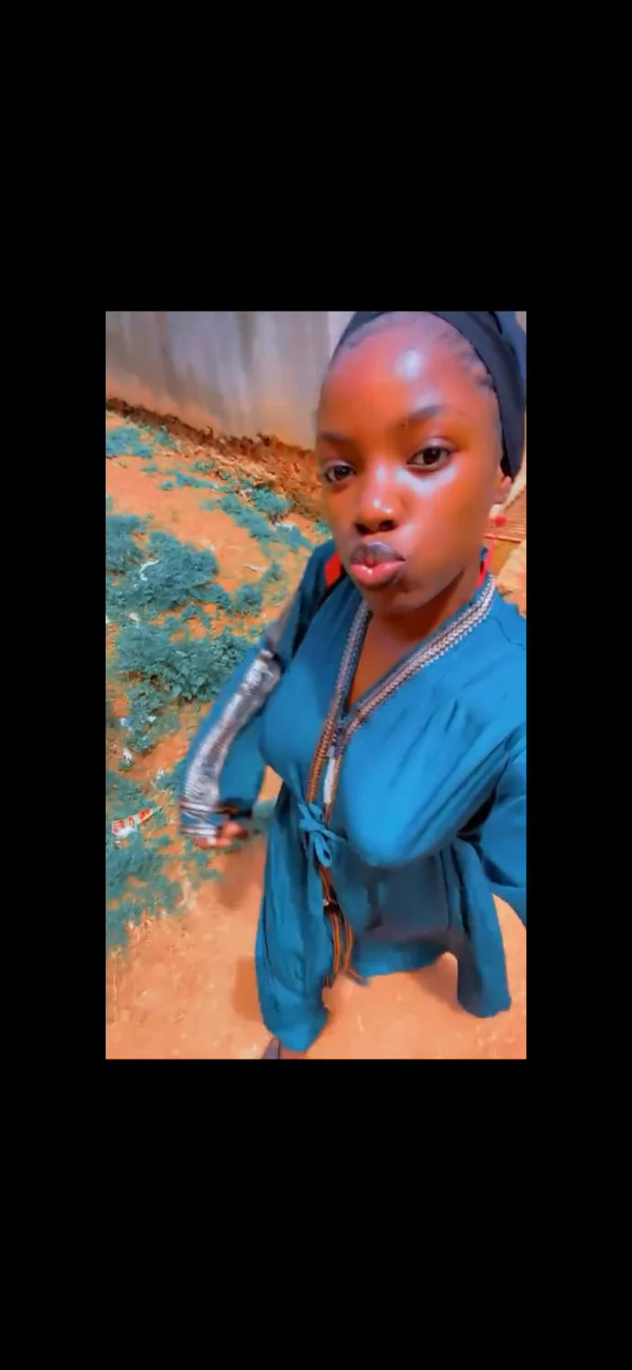 Cute braless ebony with hard nipples 🥵🔥 image 7