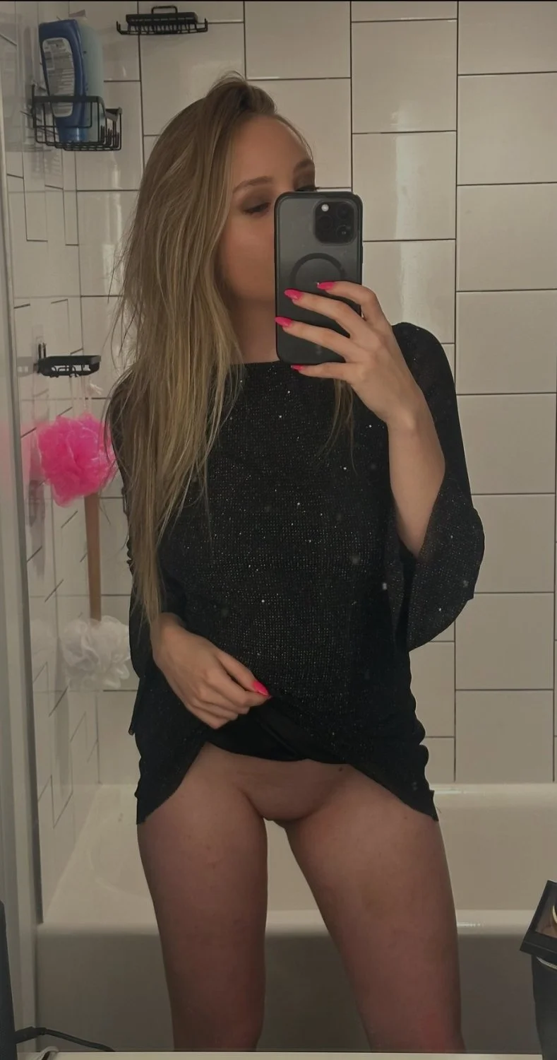 Young petite slut image 28