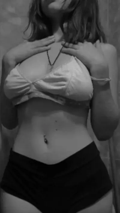 Pendeja ricas teta. DM para aportes cover image