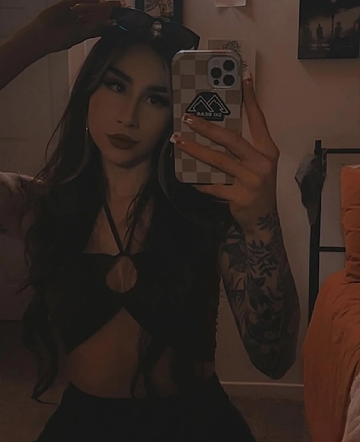 Emo Latina exposed image 3