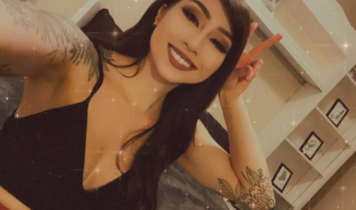 Emo Latina exposed image 32