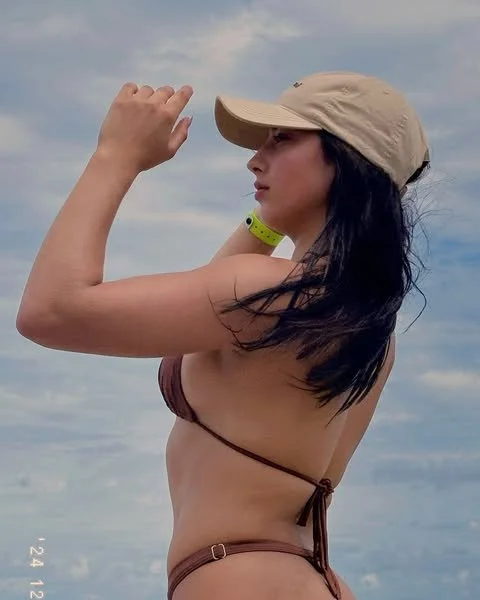 Julia D E U S A parte 2 image 10