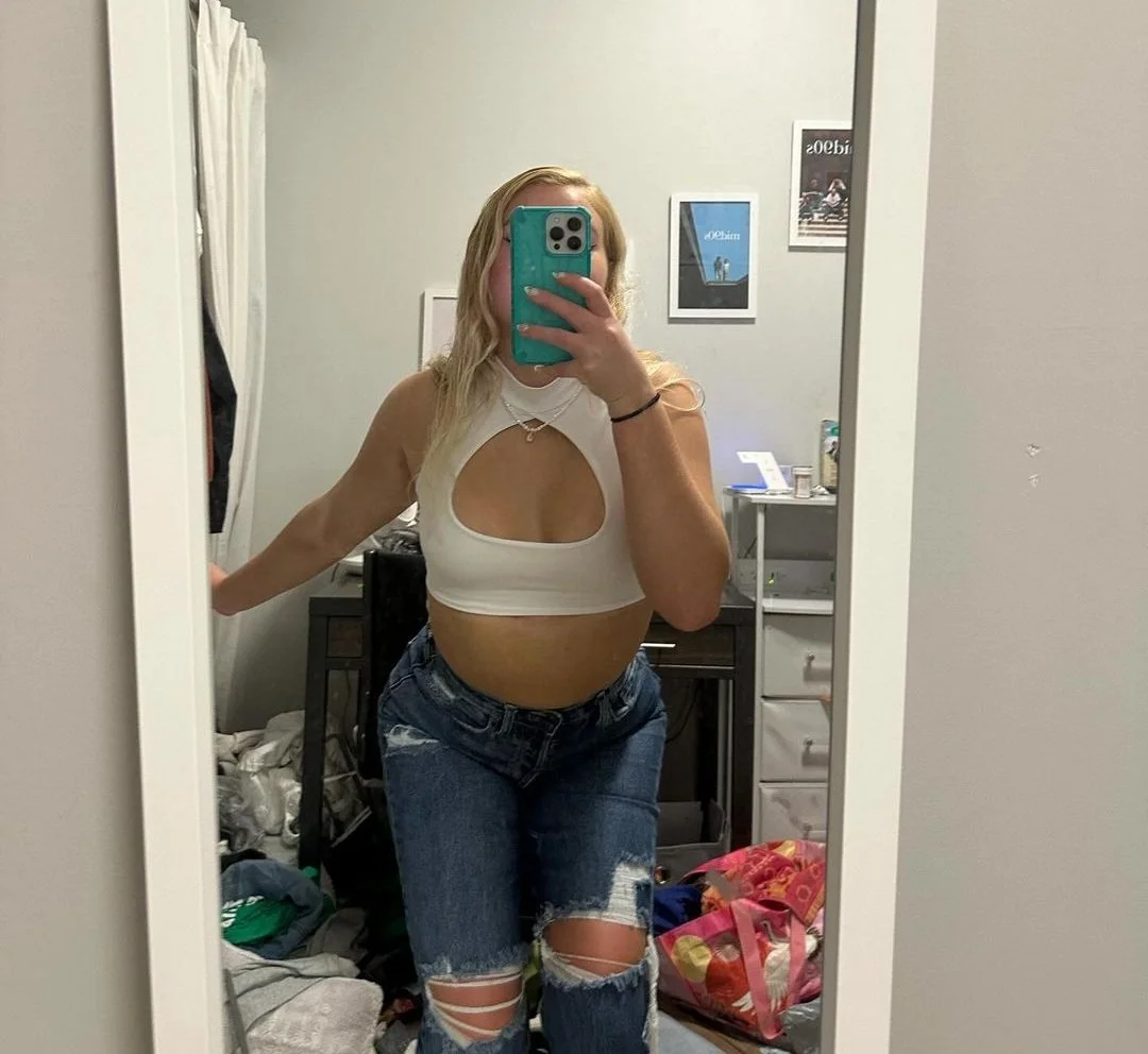 Hot blonde teen getting clapped image 3