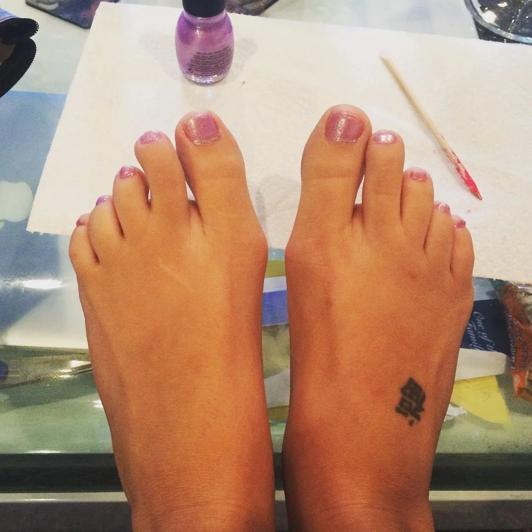 SarahPeachez feet. image 3