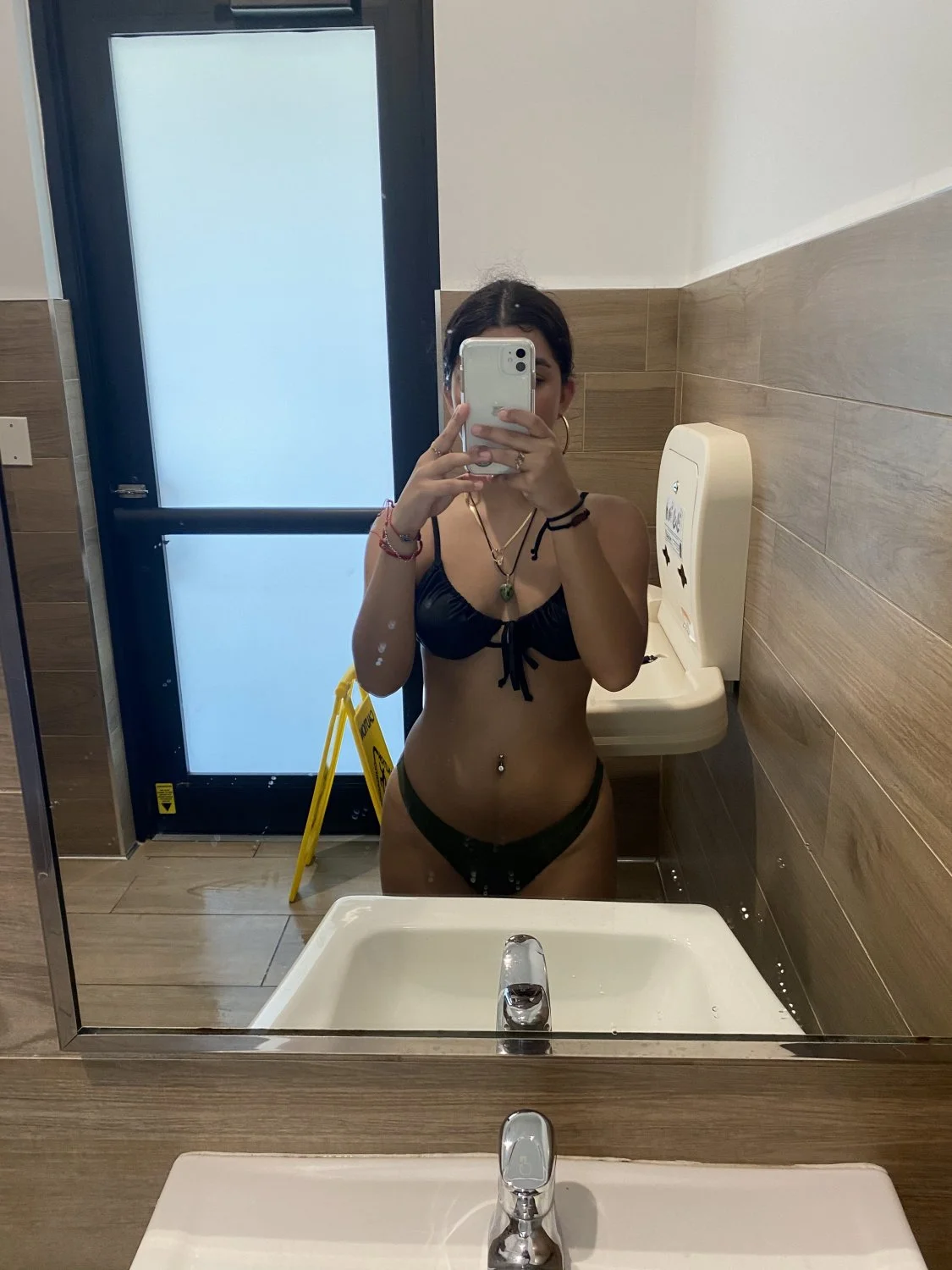 18+ An image 32