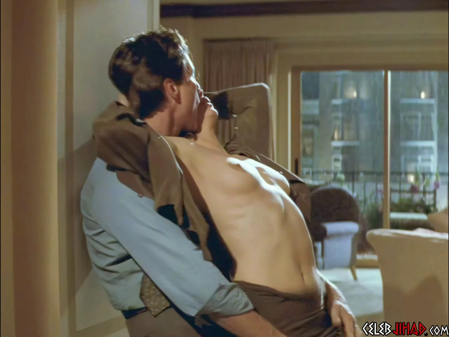 Jeanne Tripplehorn's anus and pussy in Basic Instinct 😮 image 2