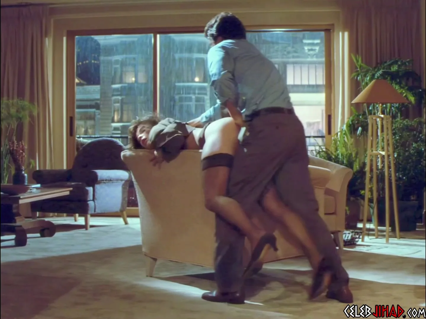 Jeanne Tripplehorn's anus and pussy in Basic Instinct 😮 image 4