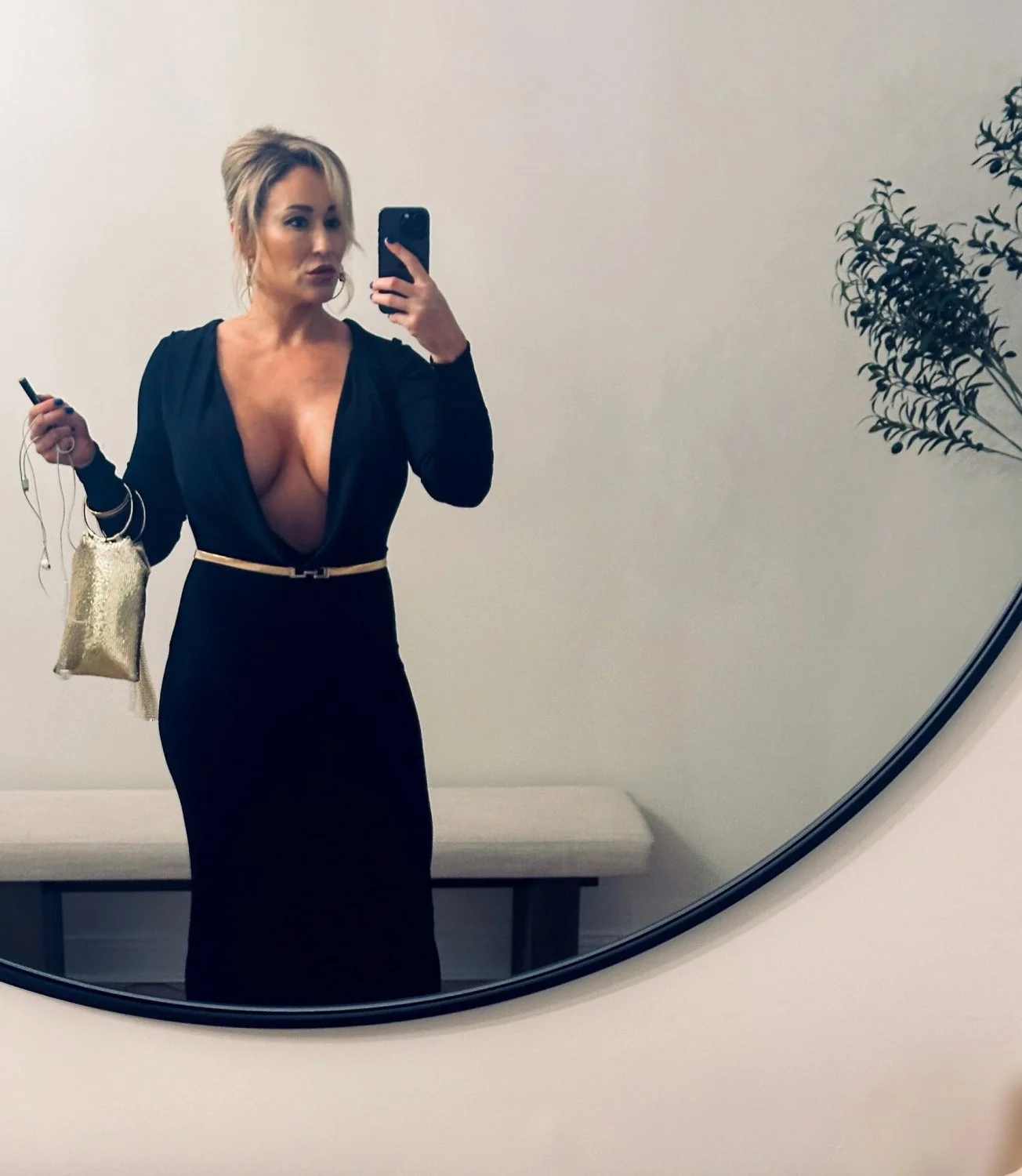 This MILF gives her pussy to anyone who calls her a slut image 16