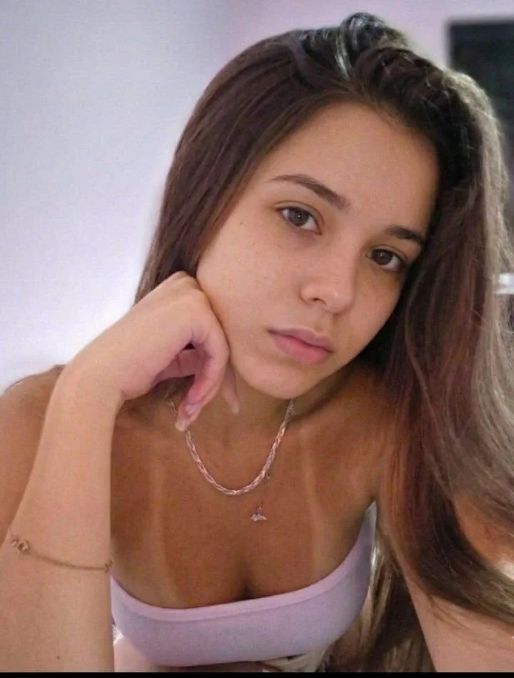 Namorada linda da buceta rosada vazada pt 2 image 2