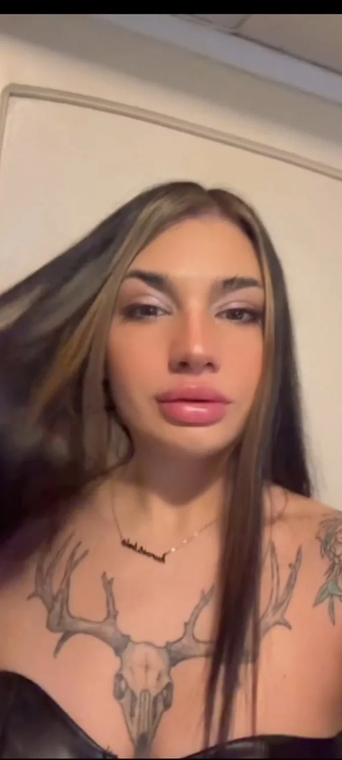 Whore image 3