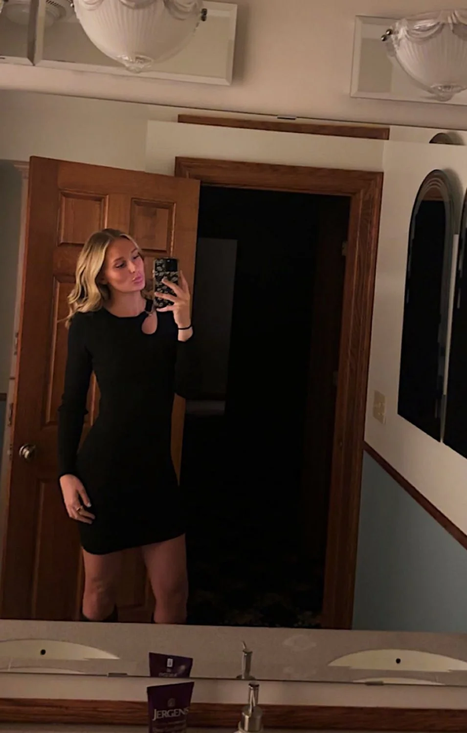 Hot fit blonde slut korrin image 2