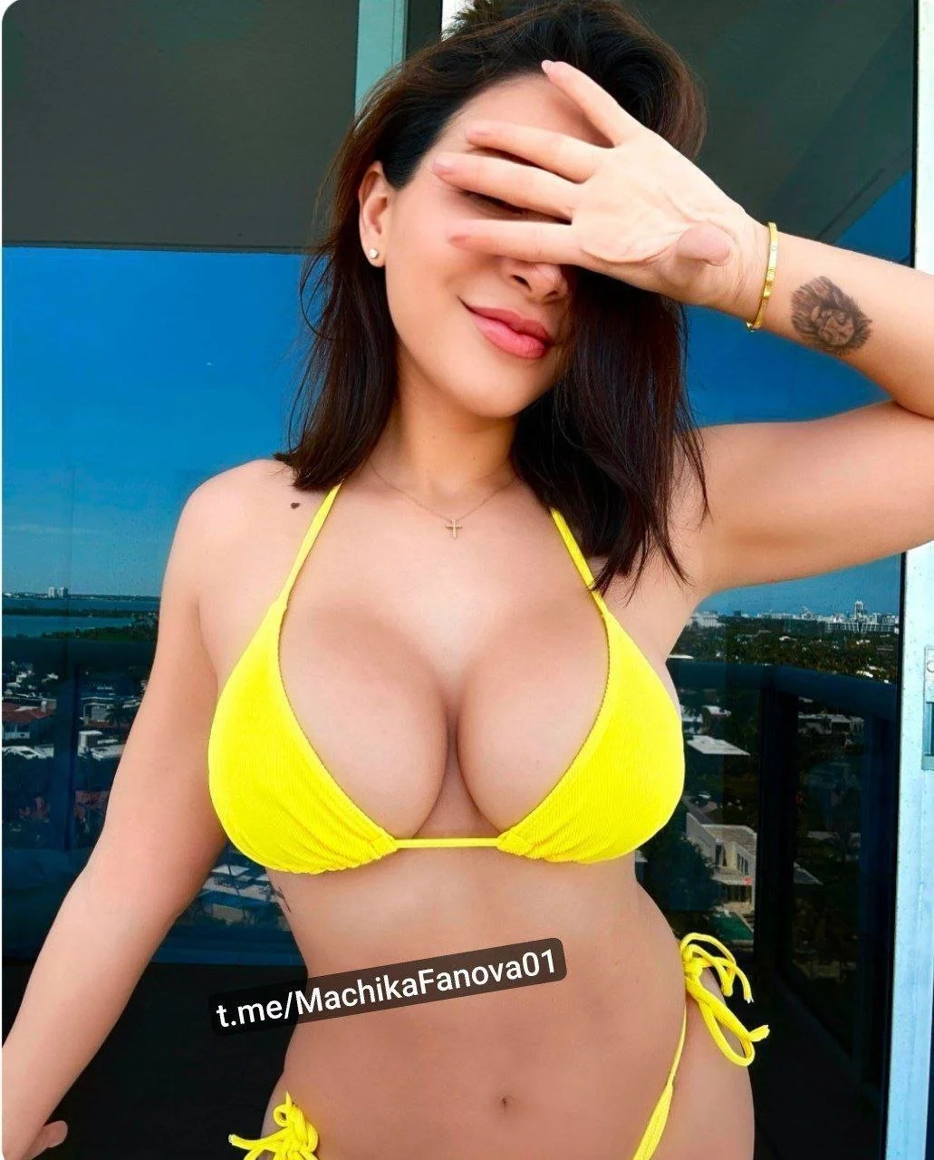 Machika buenísima streamer mexicana image 7