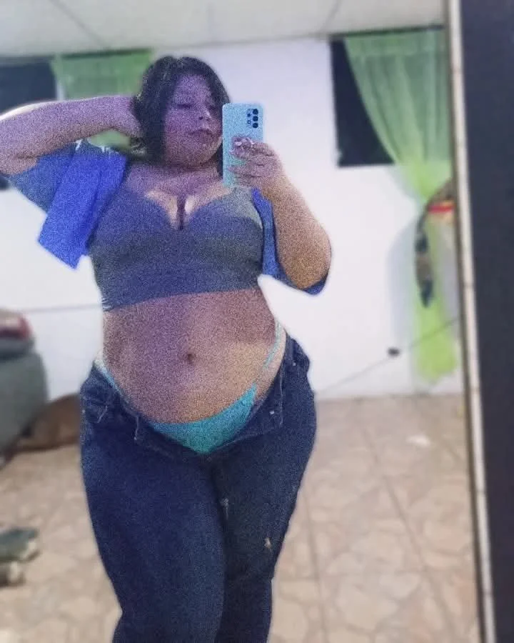 Mama e hija unas lindas, sexys ricas Bbw con un gran y rico culo para de traviesas (Laura's) image 23