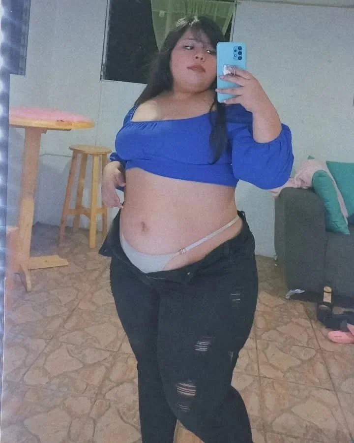 Mama e hija unas lindas, sexys ricas Bbw con un gran y rico culo para de traviesas (Laura's) image 35