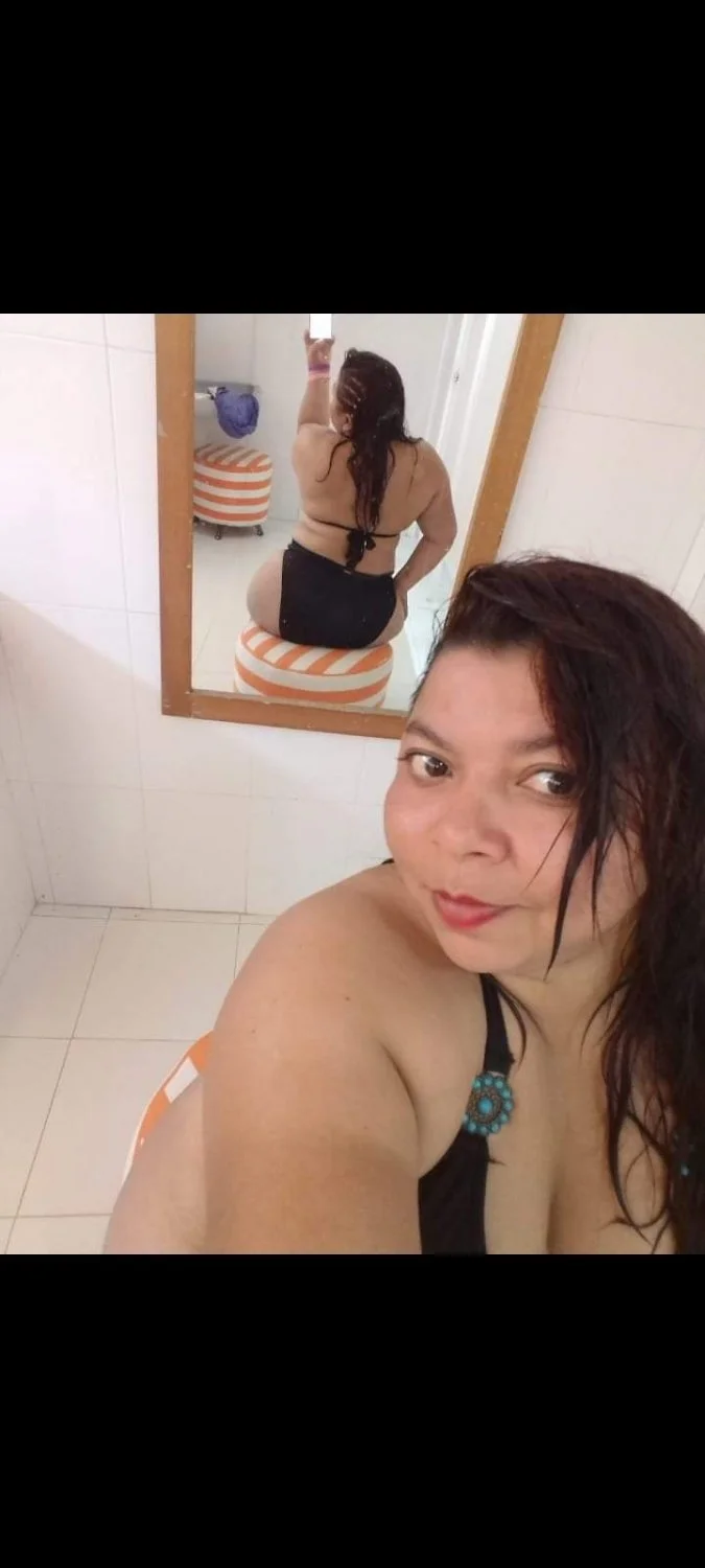 Mama e hija unas lindas, sexys ricas Bbw con un gran y rico culo para de traviesas (Laura's) image 49