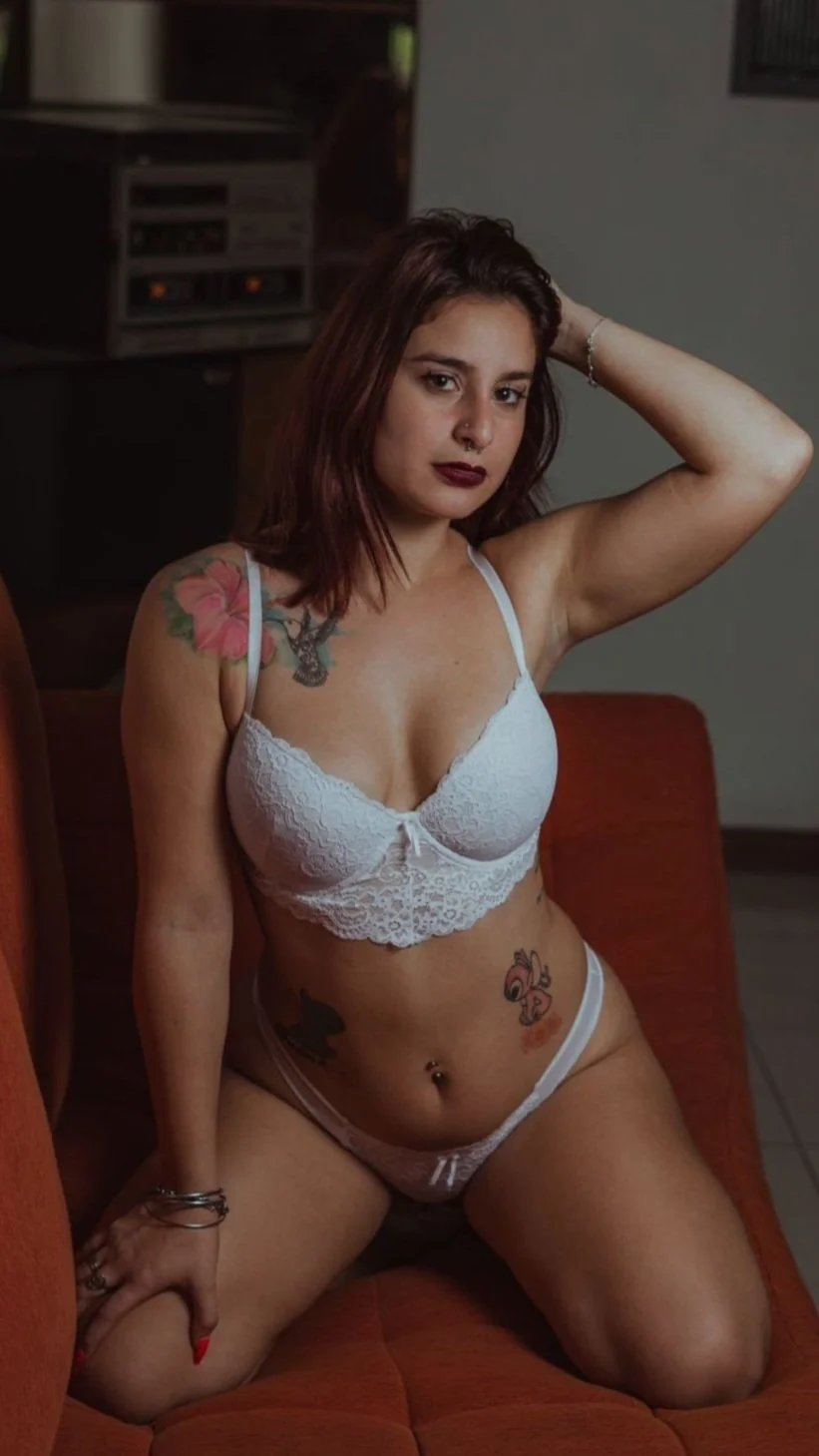 Mili linda pendeja. image 5