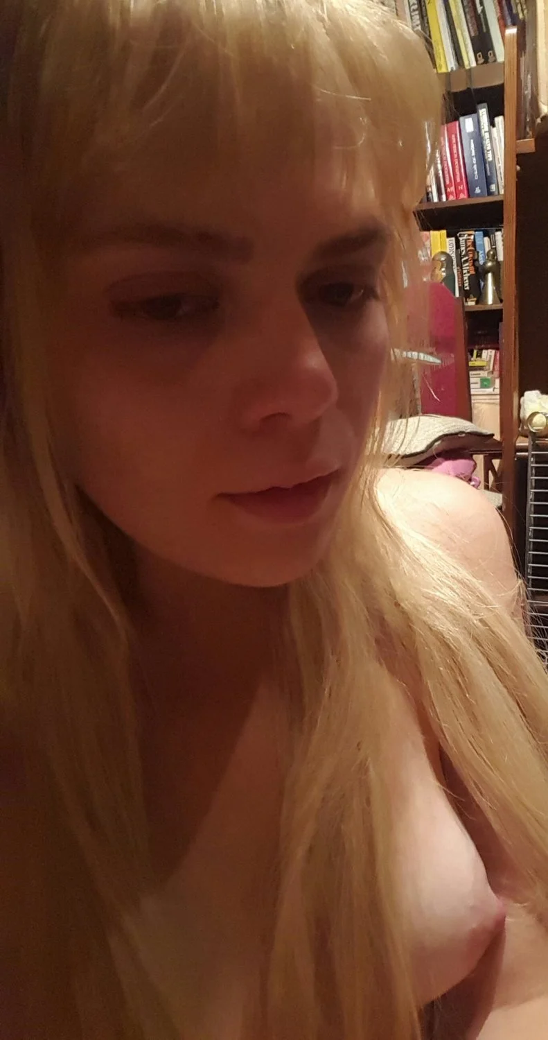 dumb blonde american bitch i fucked image 1