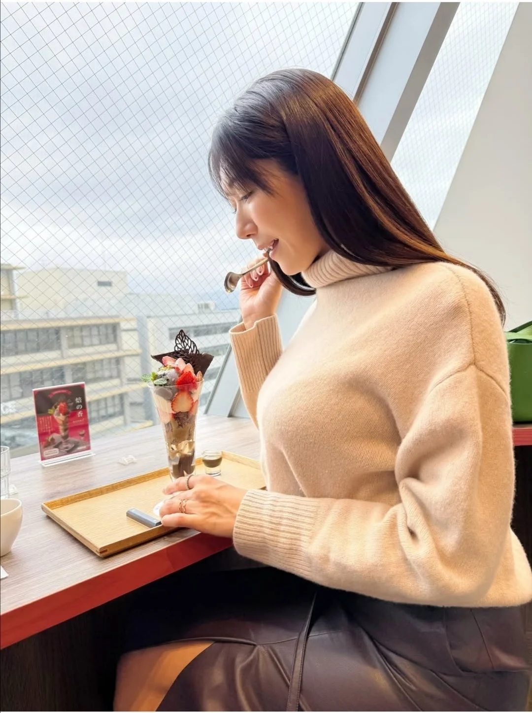 追加予定　Japanese　気象予報士　久しぶりに穂川果音　40歳　巨乳　乳抜き　エロス　一発やりたい image 3