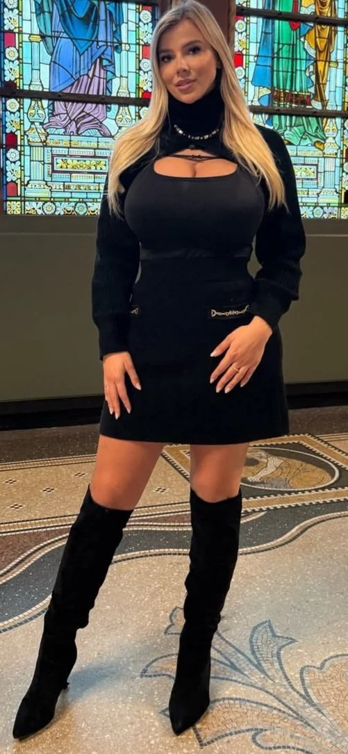 Request.. Curvy Gorgeous 🇳🇱 Milf.. <> Instagram Influencer.. image 6