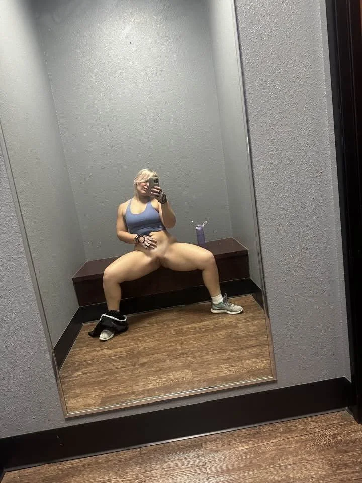Aussie slut Nicole sent by cuck bf image 14