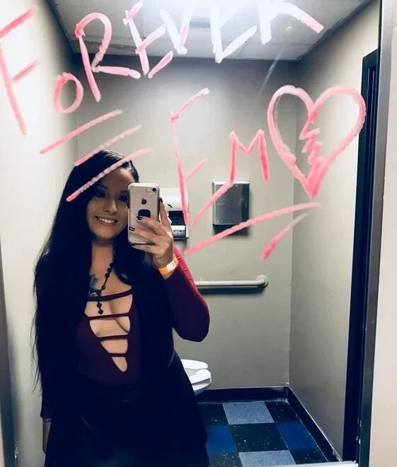 Sexy Slut girlfriend Bree loves exposing her pussy image 17