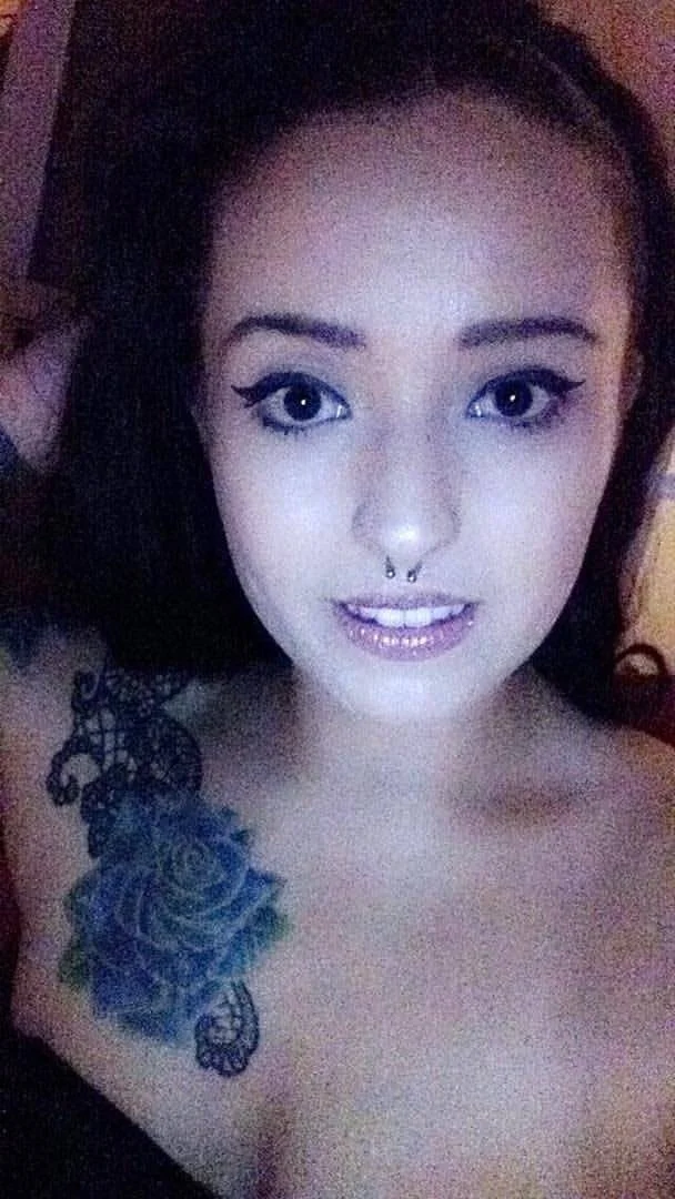 Sexy Slut girlfriend Bree loves exposing her pussy image 34