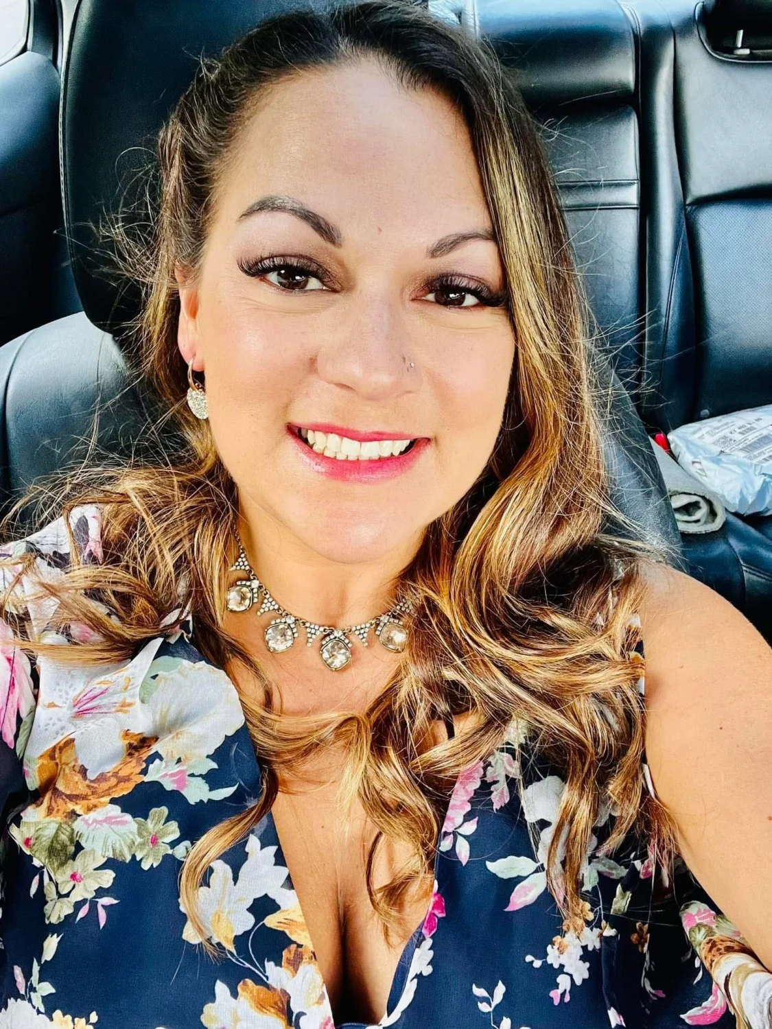 Idk man something about this milf 🤤 image 6