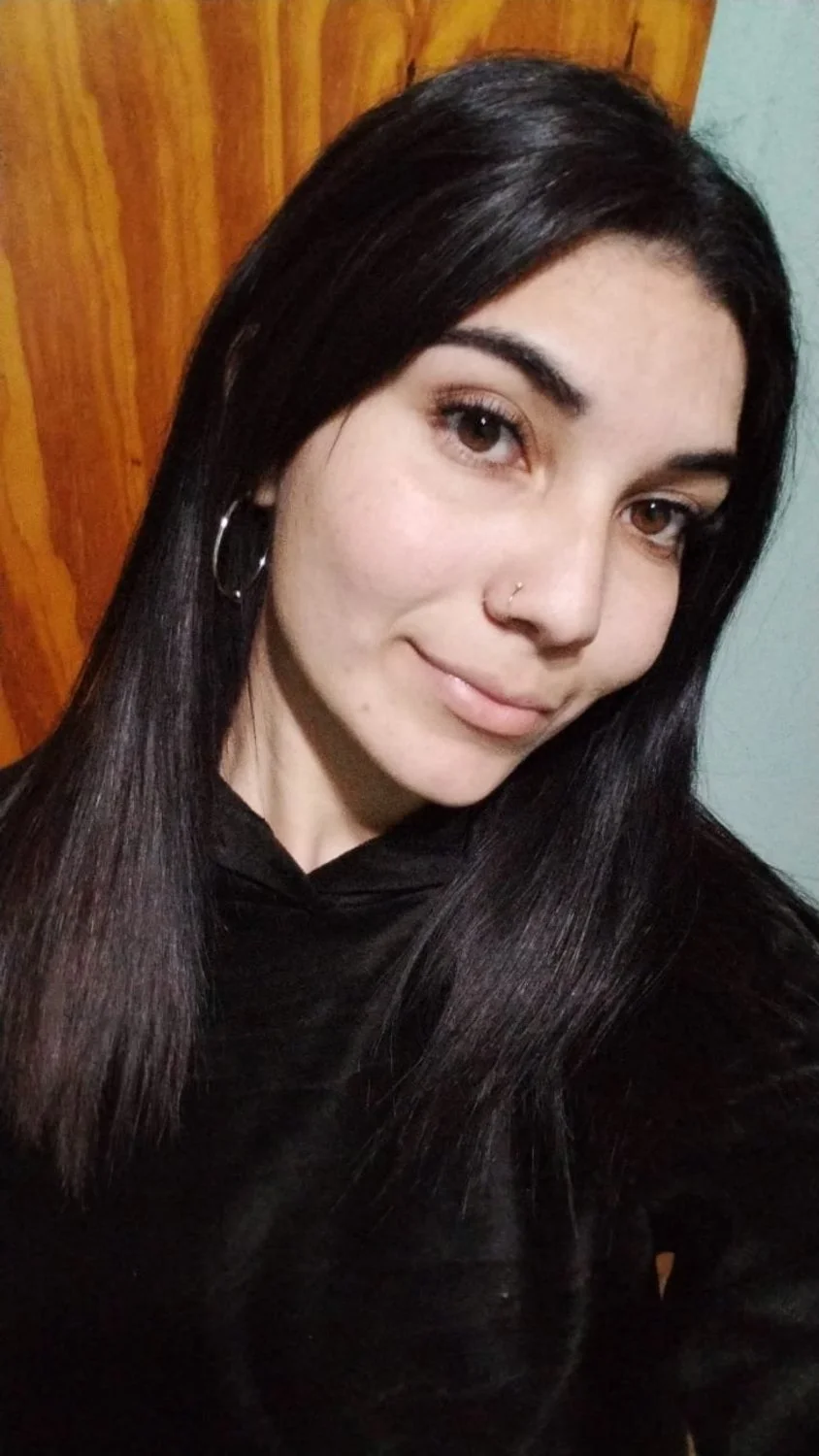 Trola Argentina sexy flakita Novia culona rica y coño abierta putita image 3