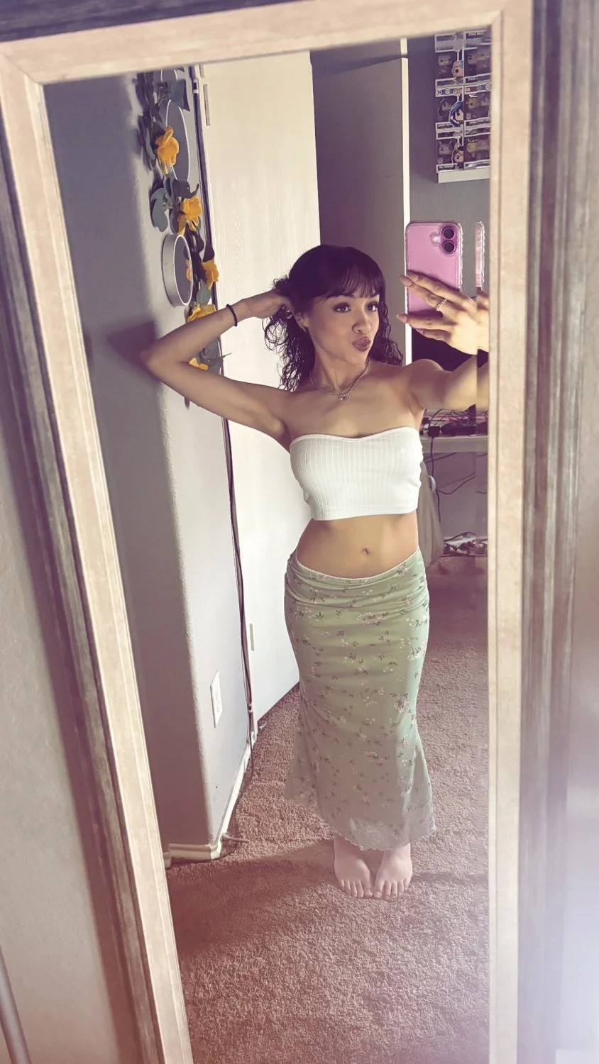Sexy petite Latina from San Bernardino image 2